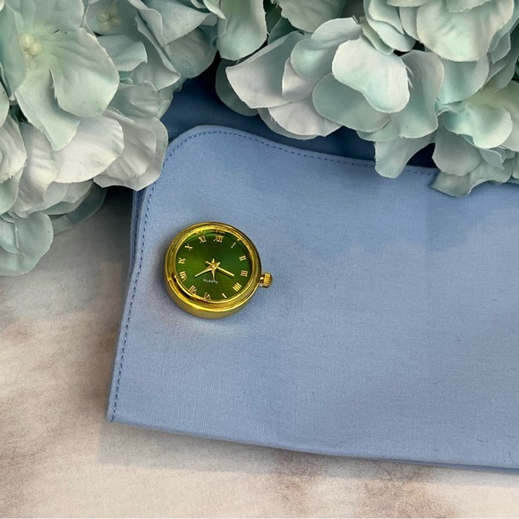 Emerald Green and Gold Quartz Watch Cufflinks - Picture 11 of 16
